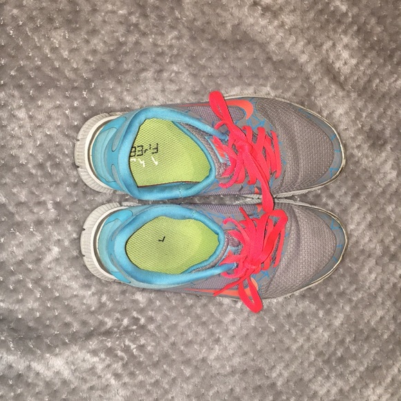 Nike running shoes - Picture 2 of 4